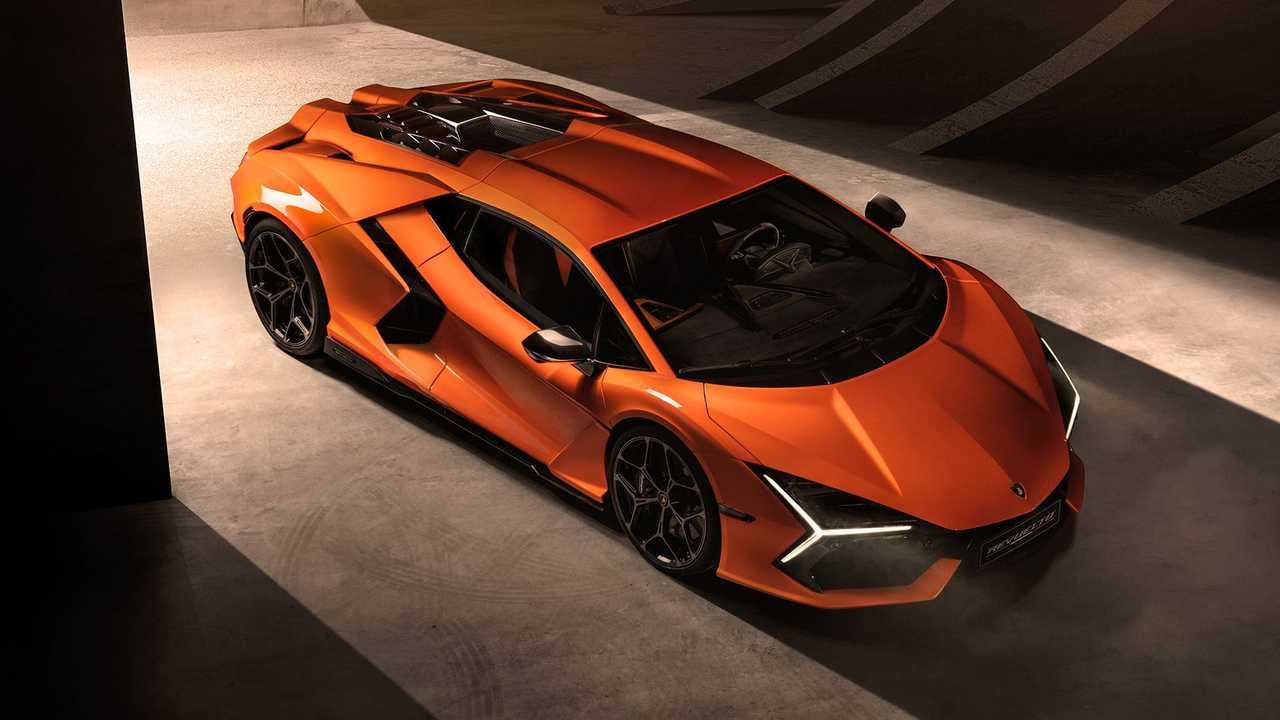 Lamborghini batte Bentley e conferma un 2024 da record