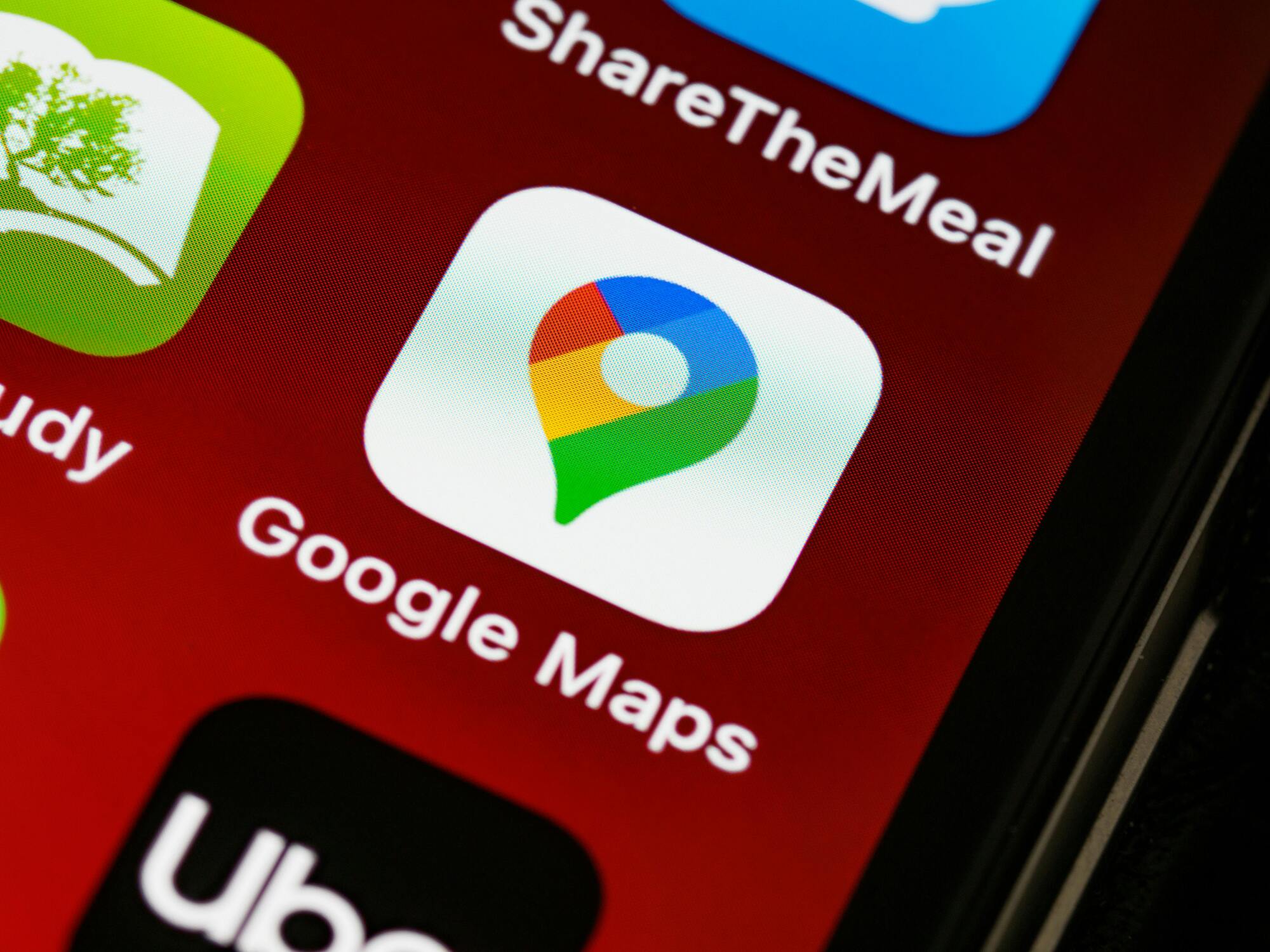 Google Maps dichiara guerra alle recensioni false alle aziende