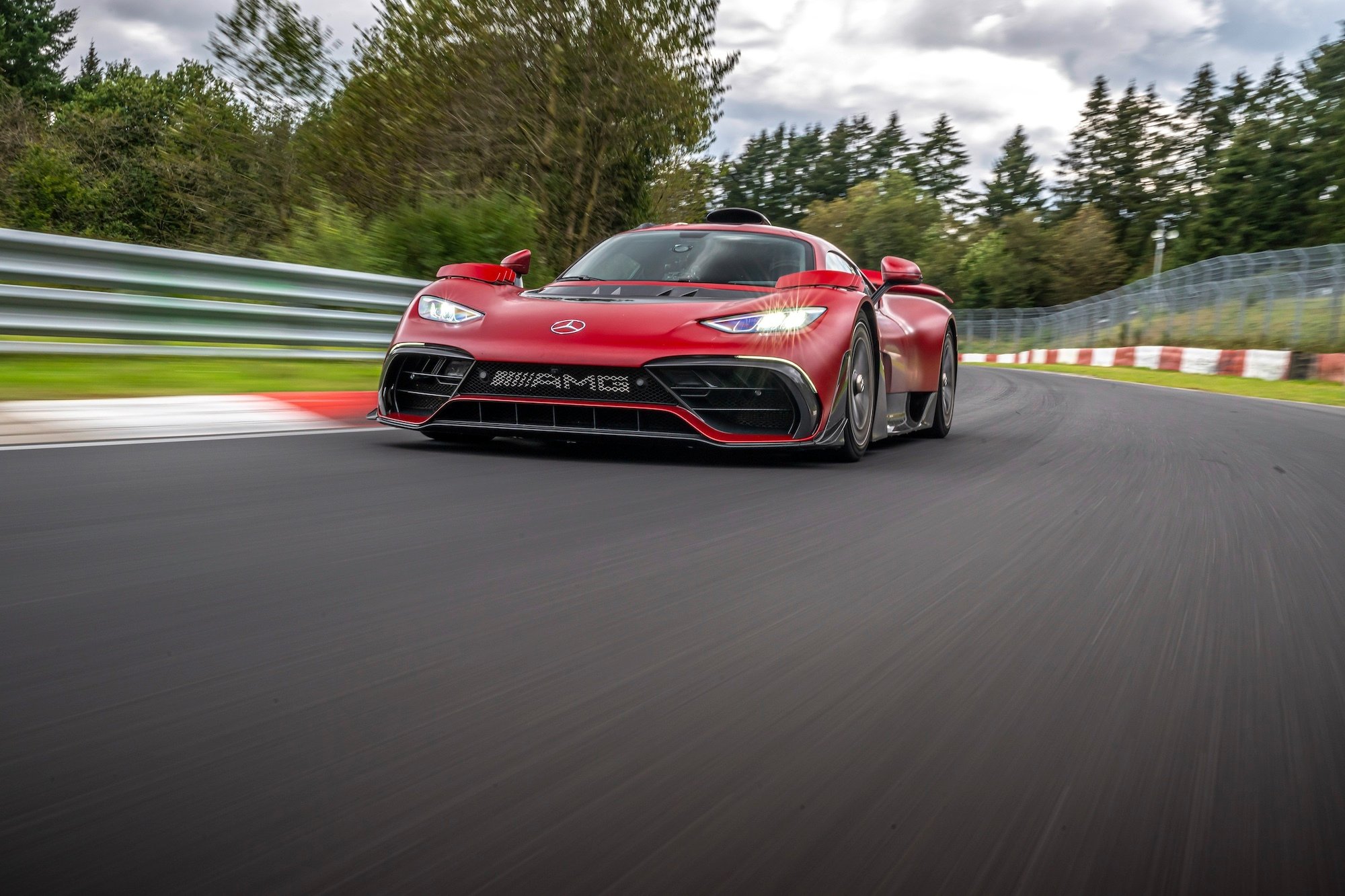 [VIDEO] Questa è l'auto stradale più veloce di sempre al Nürburgring