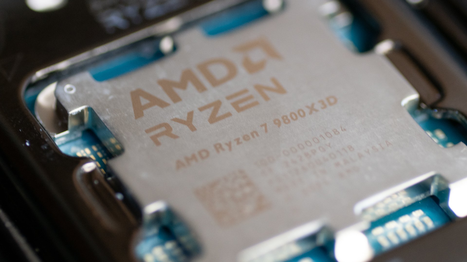 AMD punta sull'innovazione con il chip stacking per i futuri Ryzen