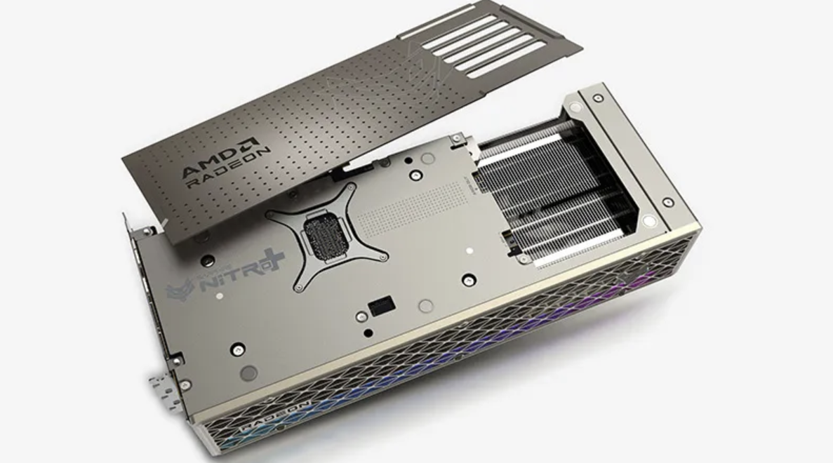 Sapphire compie l'incredibile aggiungendo un connettore a 16-pin sulla RX 9070 XT