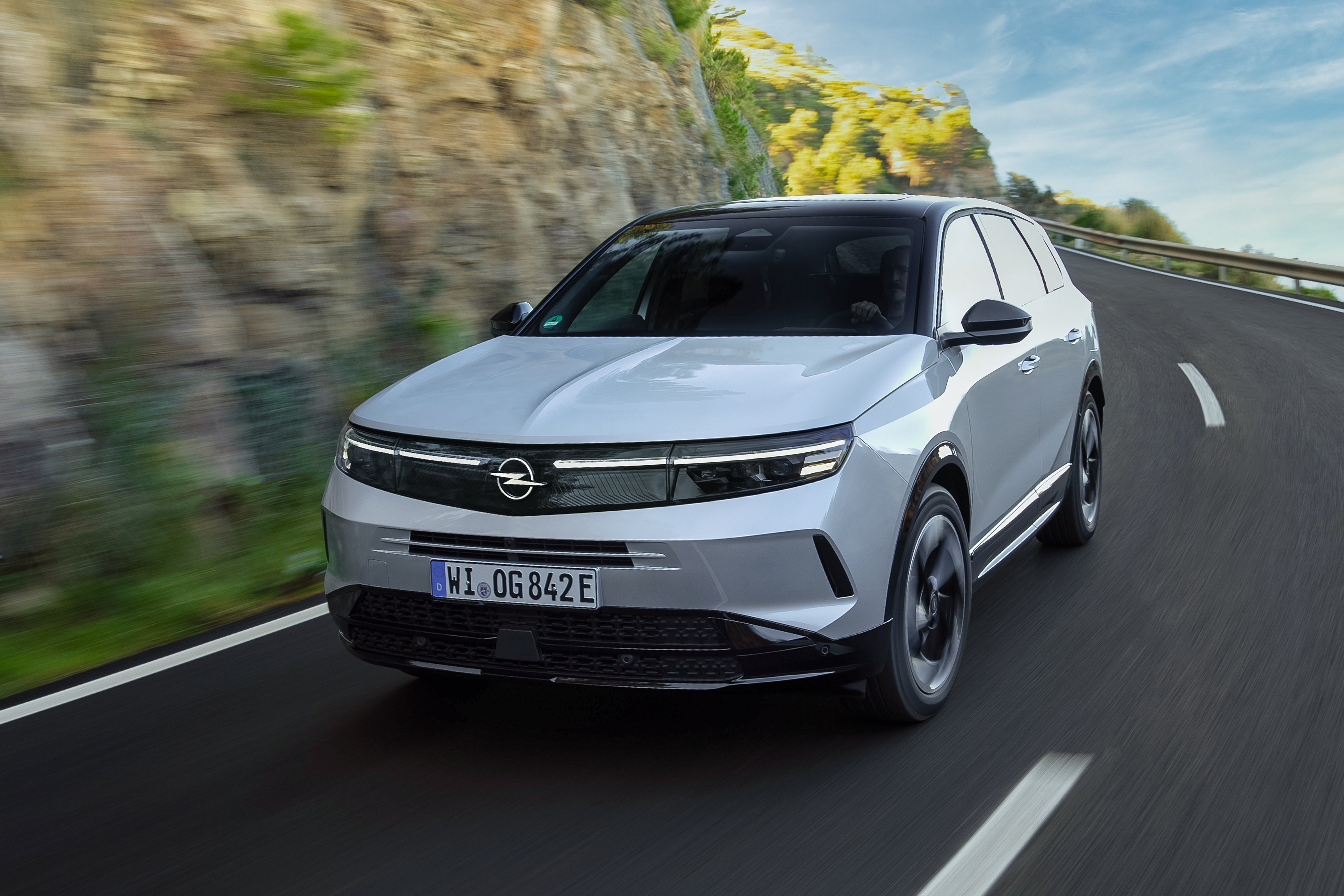 Opel Grandland: il plug-in è la vera alternativa al diesel