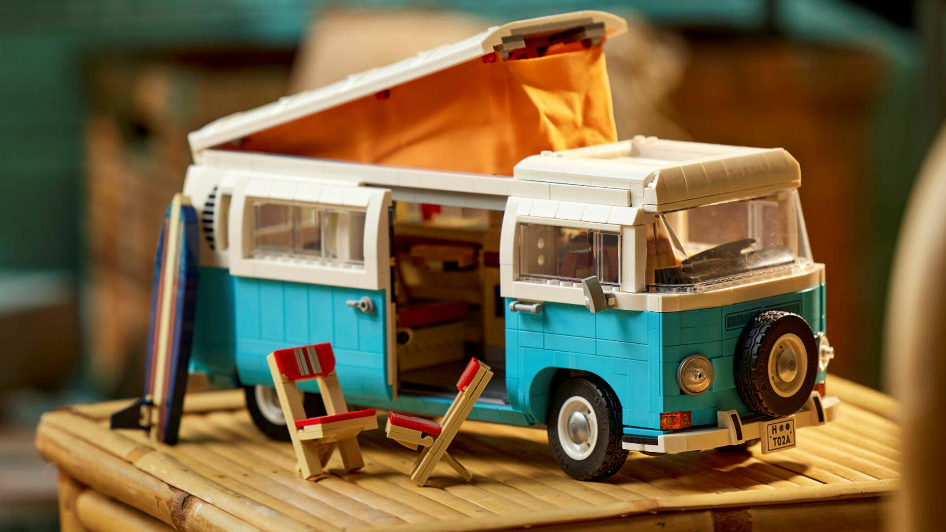 LEGO torna a celebrare l'estate con il nuovo Volkswagen T2 Camper