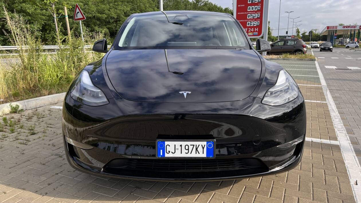 Tesla Model Y  Autonomia, prezzo, ricarica, tecnologia, prova 