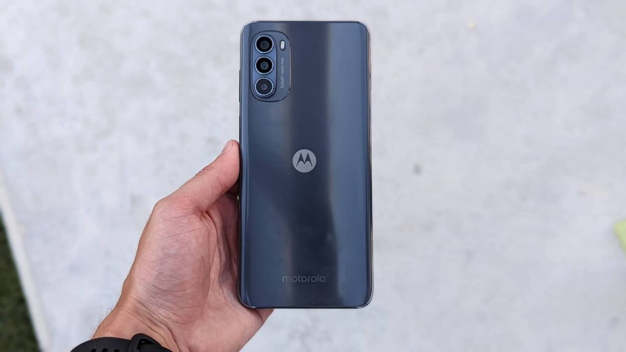 Immagine di Motorola moto g52 recensione, display da top gamma ed autonomia da record